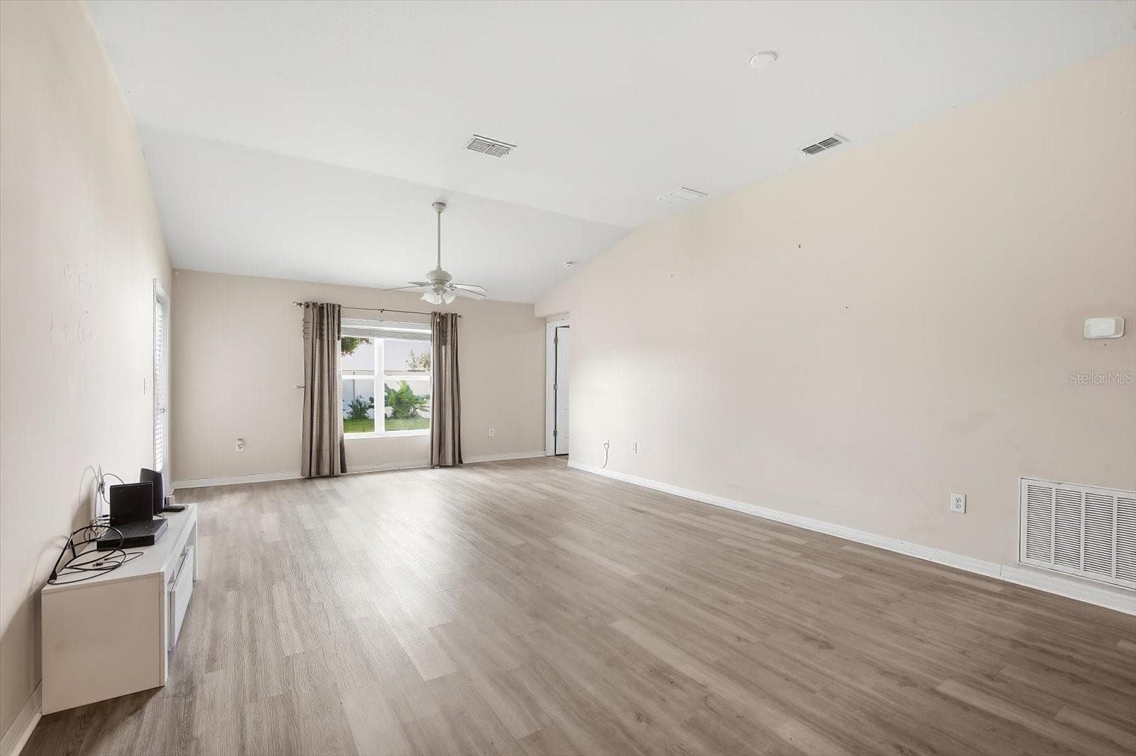 Single Family Residence at 3781 MADBURY CIR, LAKELAND, photo 4 of 26