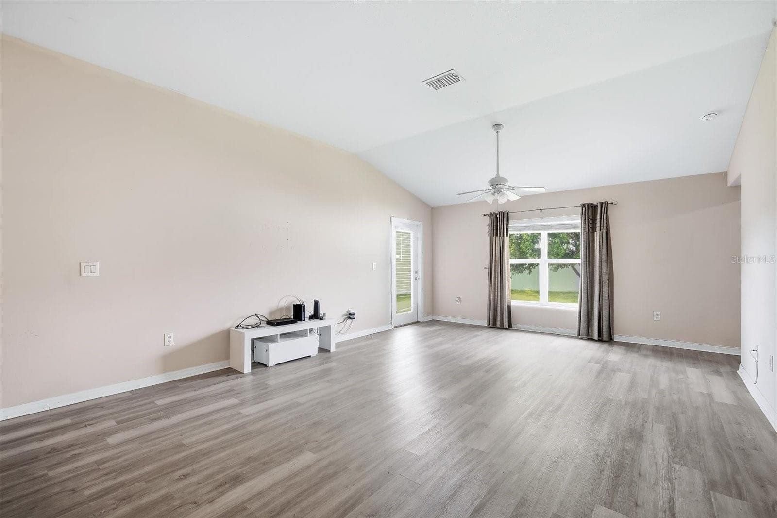 Single Family Residence at 3781 MADBURY CIR, LAKELAND, photo 5 of 26