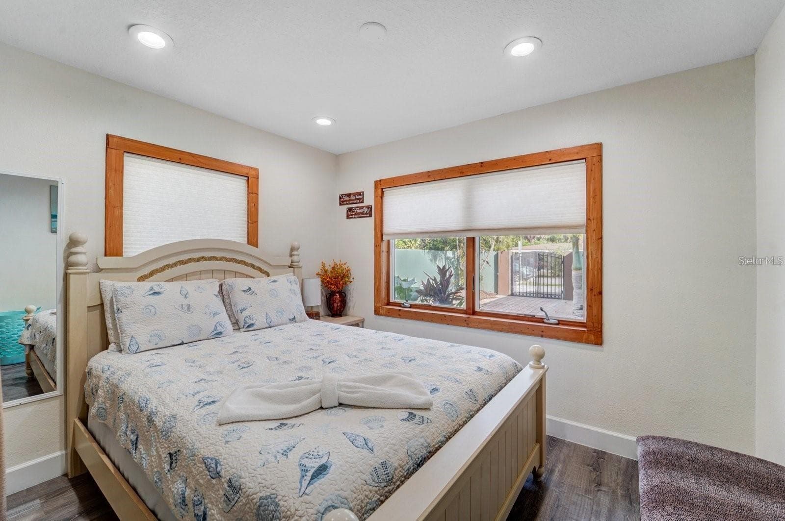 Single Family Residence at 2598 WOOD ST, SARASOTA, photo 7 of 50