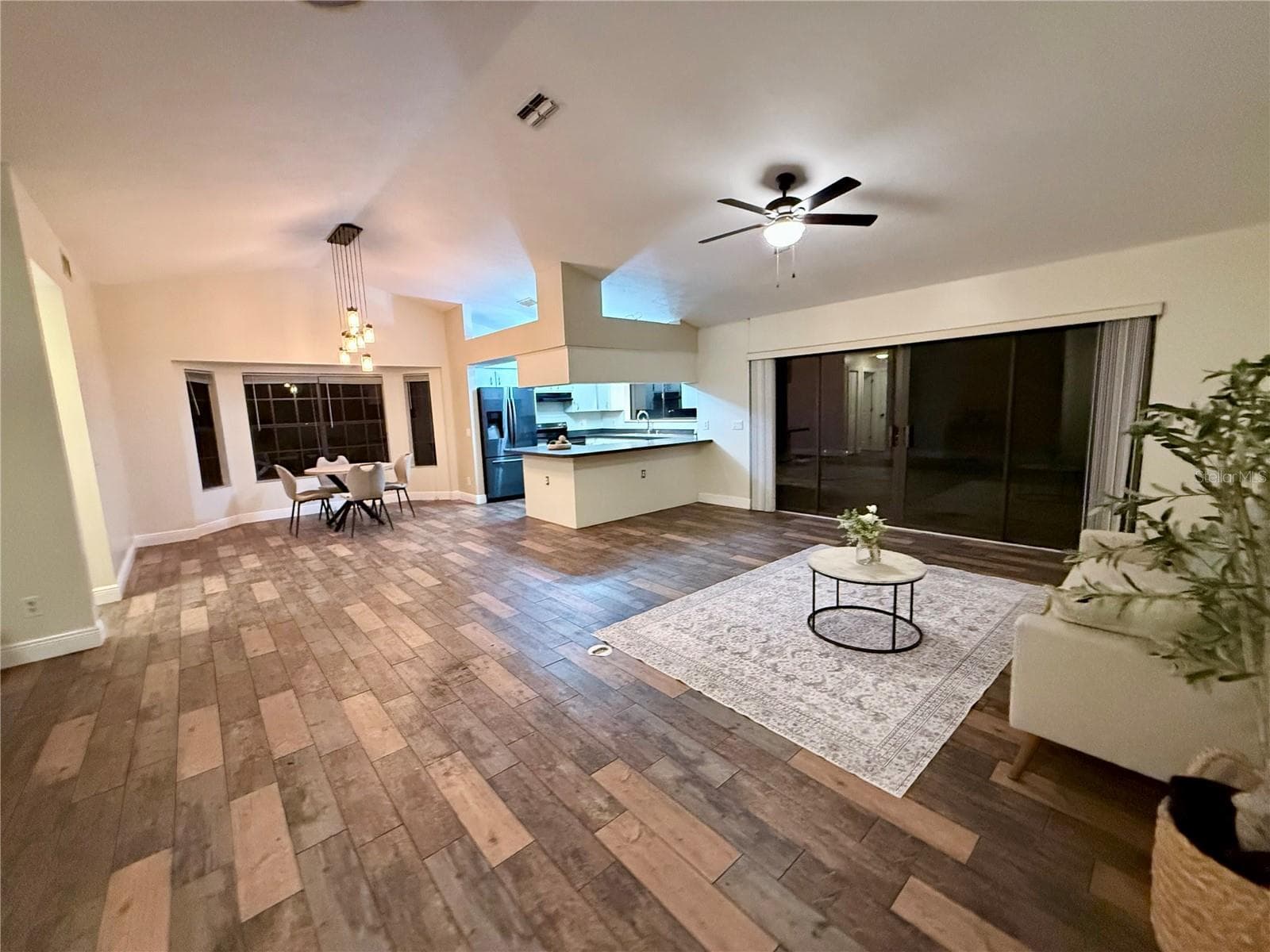 Single Family Residence at 3530 W COGWOOD CIR, BEVERLY HILLS, photo 5 of 69
