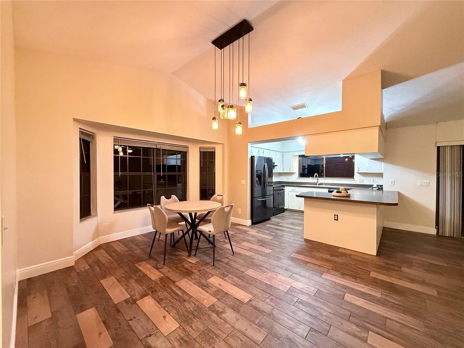 Single Family Residence at 3530 W COGWOOD CIR, BEVERLY HILLS, photo 9 of 69