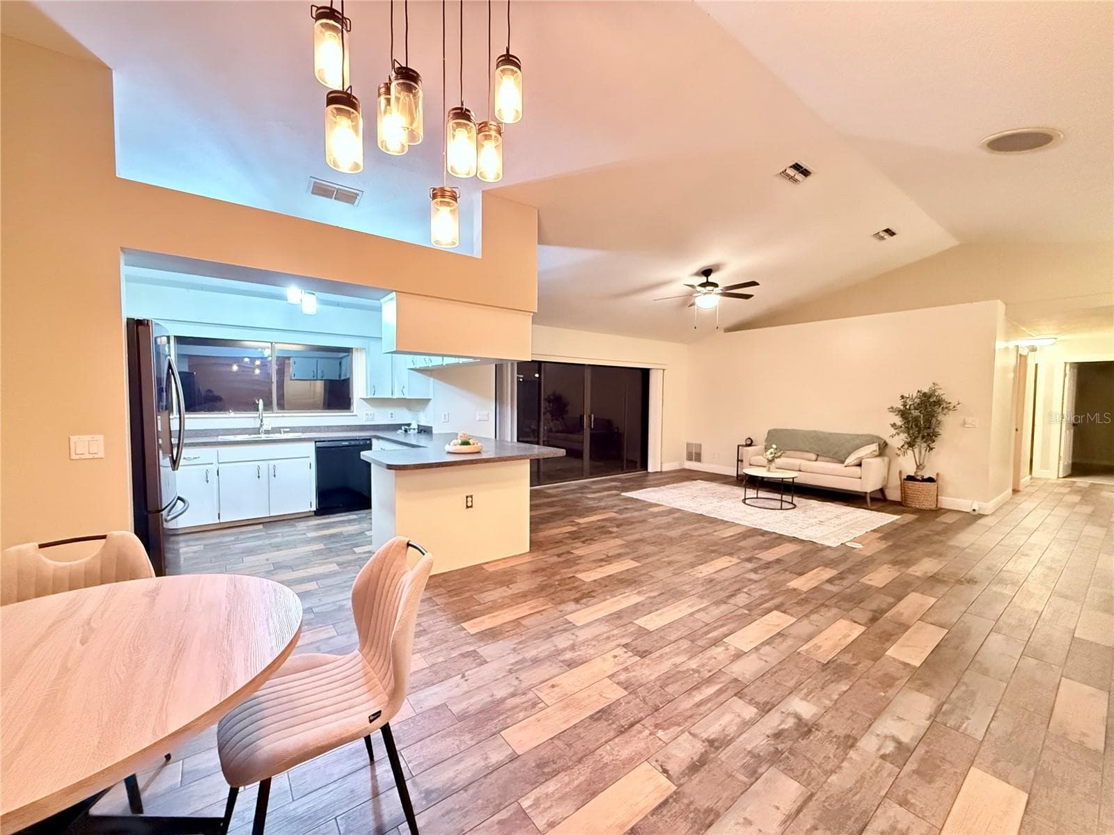 Single Family Residence at 3530 W COGWOOD CIR, BEVERLY HILLS, photo 10 of 69