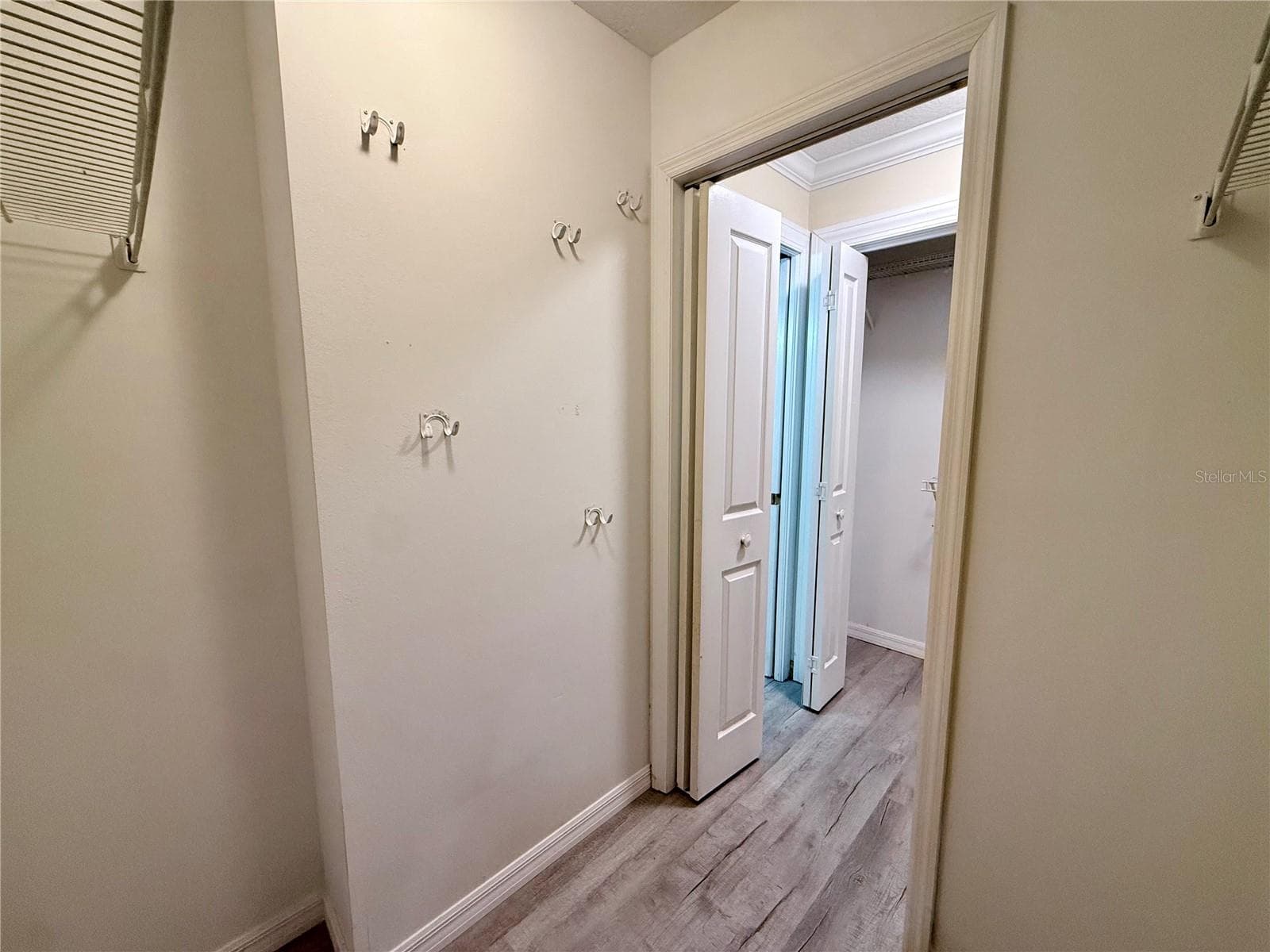 Single Family Residence at 3530 W COGWOOD CIR, BEVERLY HILLS, photo 29 of 69