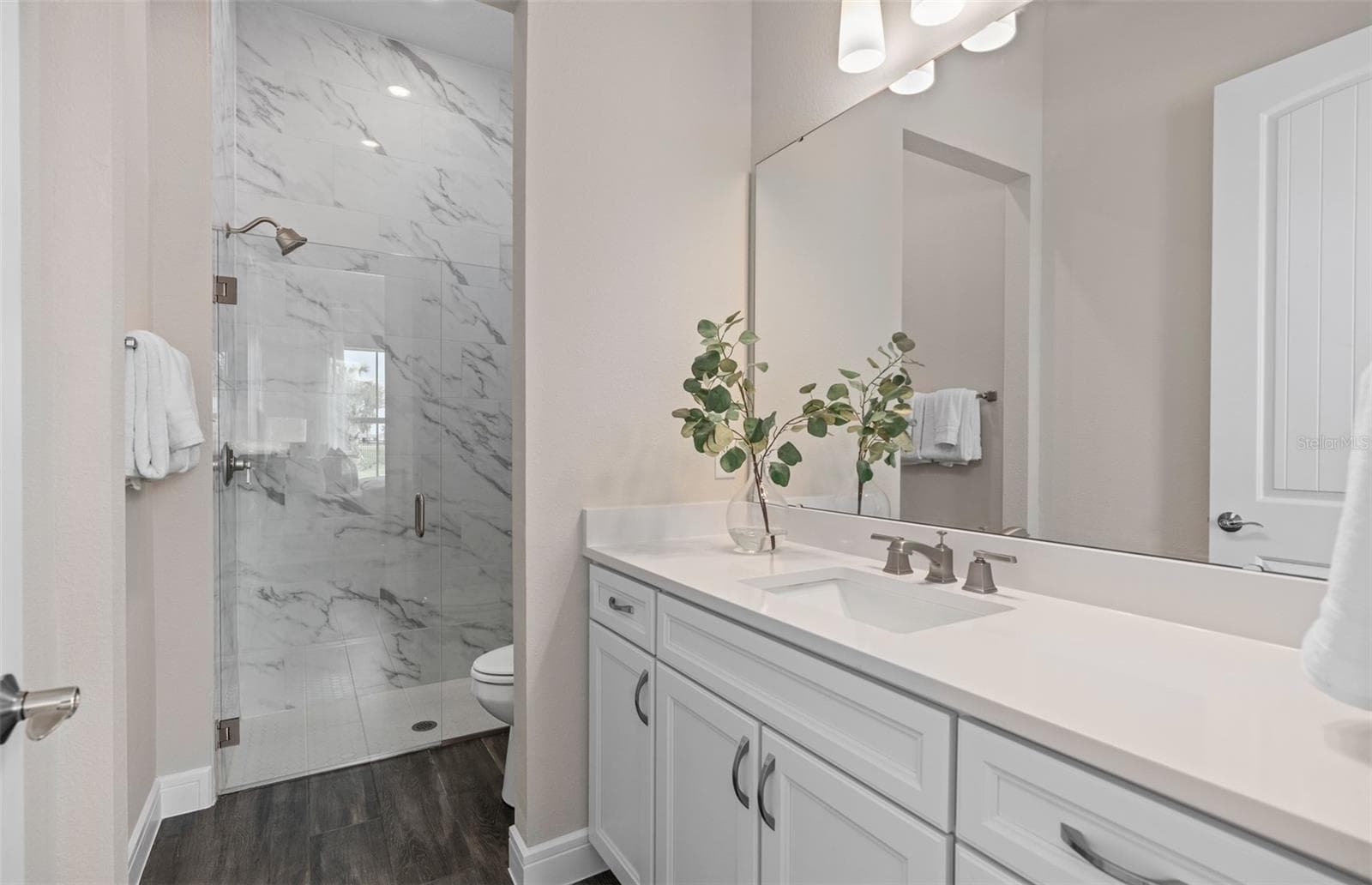 Model Home Design Only. Pictures and furnishings are for illustrative purposes only. Elevations, colors and options may vary. Furniture is for model home staging only. - 15000 CANOPY COVER DRIVE, WINTER GARDEN