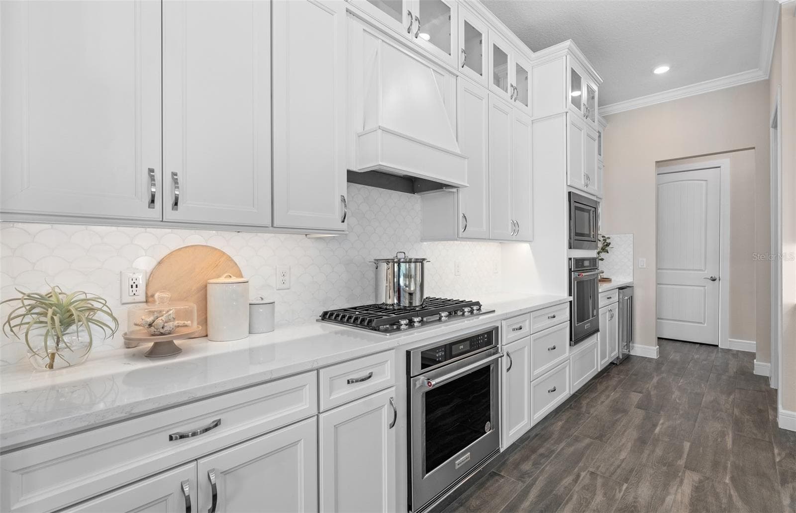 Model Home Design Only. Pictures and furnishings are for illustrative purposes only. Elevations, colors and options may vary. Furniture is for model home staging only. - 15000 CANOPY COVER DRIVE, WINTER GARDEN