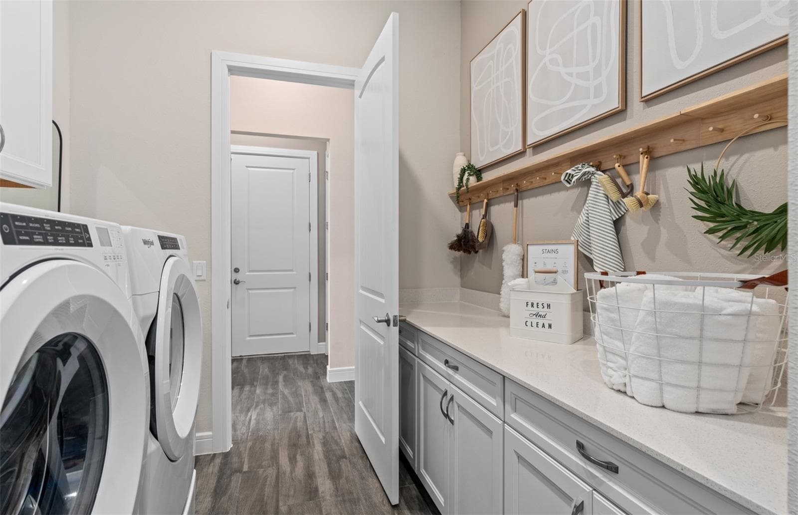 Model Home Design Only. Pictures and furnishings are for illustrative purposes only. Elevations, colors and options may vary. Furniture is for model home staging only. - 15000 CANOPY COVER DRIVE, WINTER GARDEN