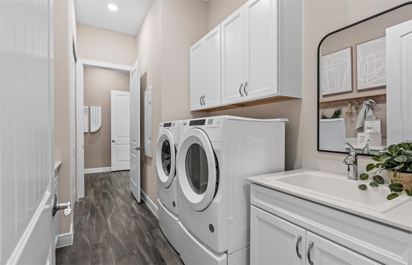 Model Home Design Only. Pictures and furnishings are for illustrative purposes only. Elevations, colors and options may vary. Furniture is for model home staging only. - 15000 CANOPY COVER DRIVE, WINTER GARDEN