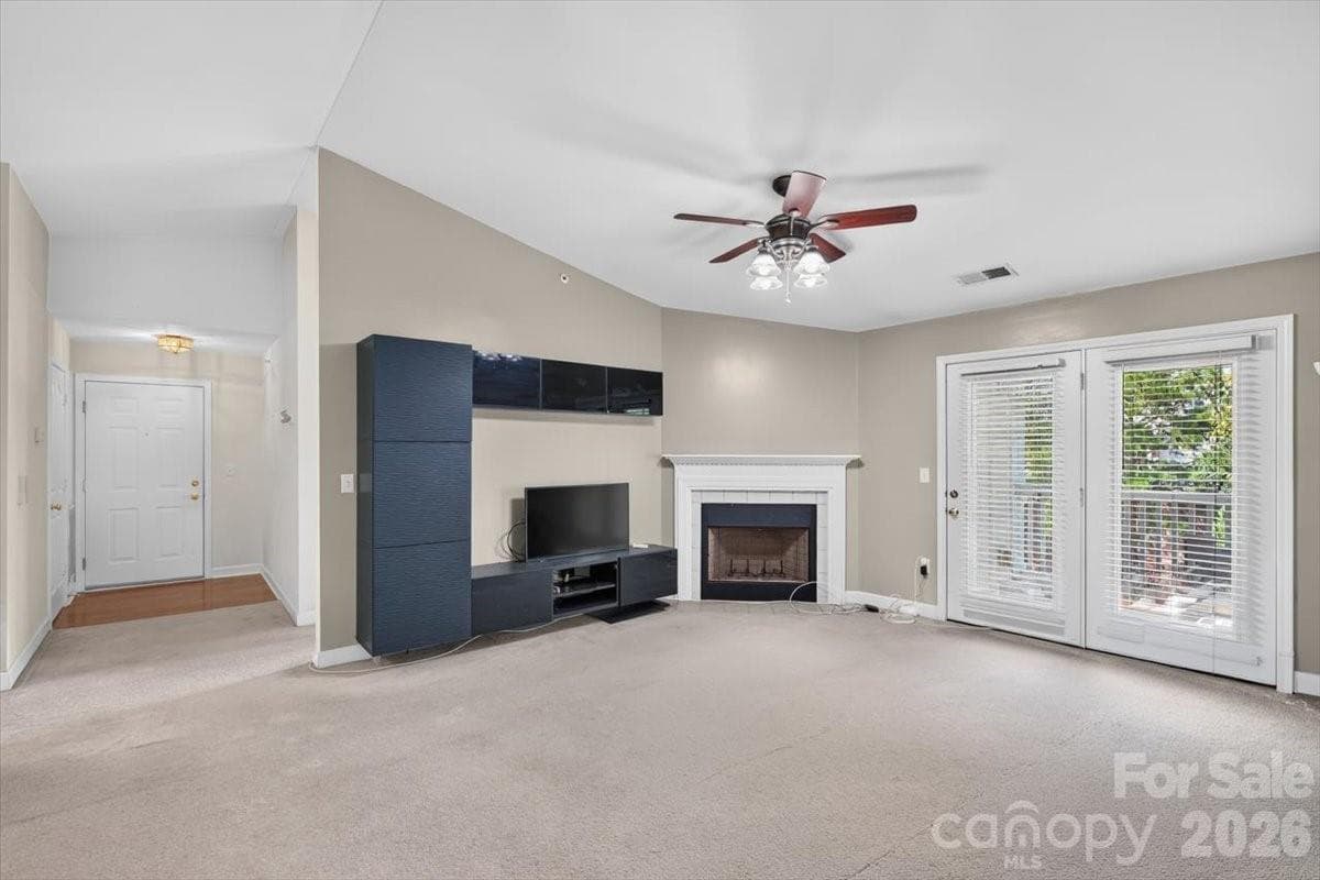 Condominium at 11232 Hyde Pointe Court, Charlotte, photo 6 of 43