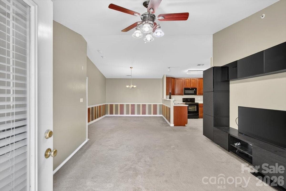 Condominium at 11232 Hyde Pointe Court, Charlotte, photo 8 of 43
