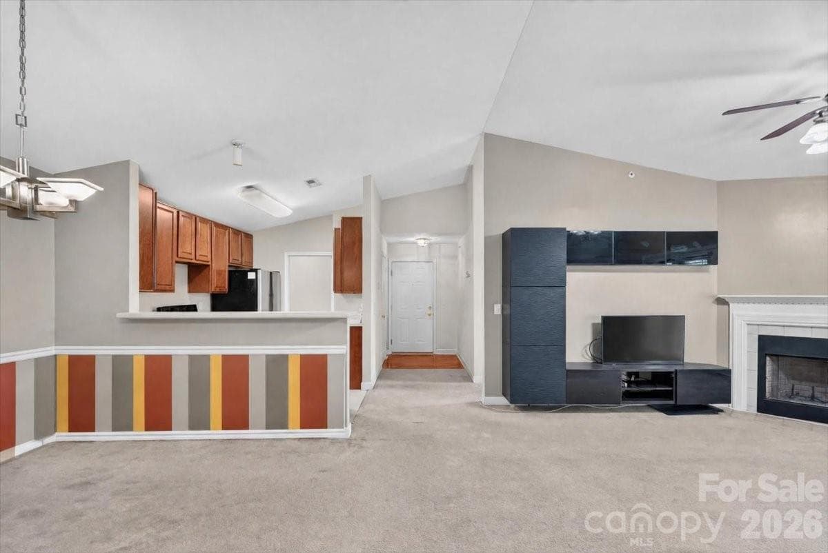 Condominium at 11232 Hyde Pointe Court, Charlotte, photo 9 of 43