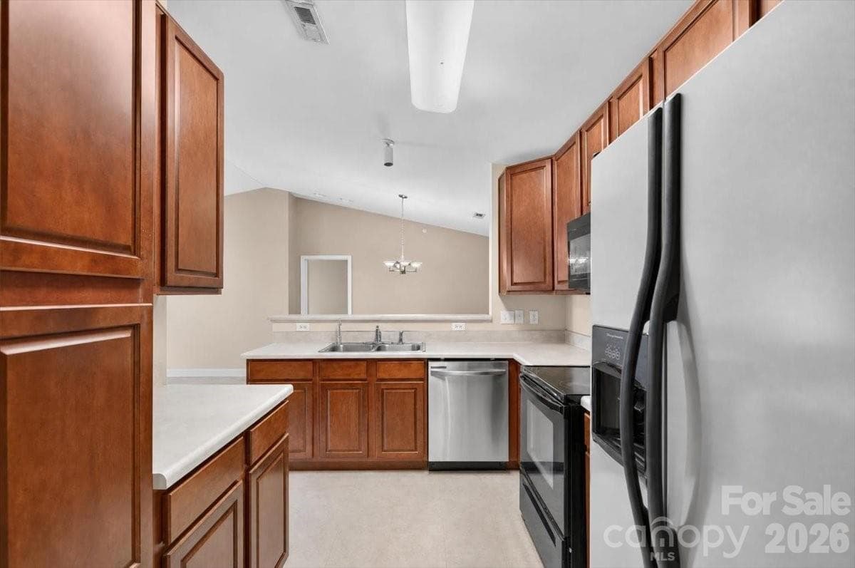 Condominium at 11232 Hyde Pointe Court, Charlotte, photo 13 of 43