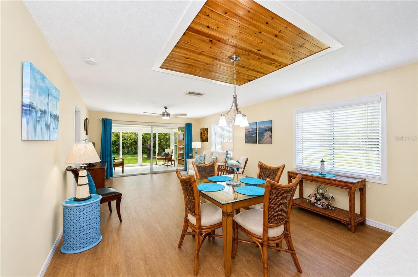 Dining through to lanai - 9406 ANDOVER CIR, BRADENTON