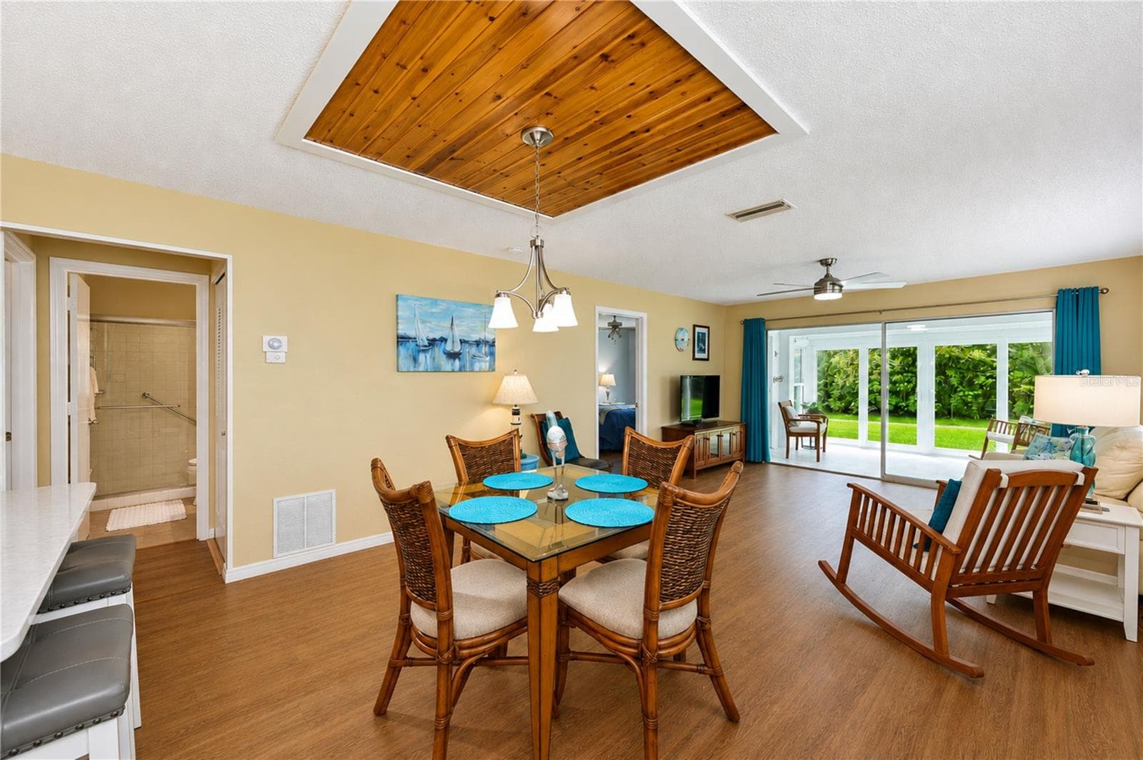 Dining through to lanai - 9406 ANDOVER CIR, BRADENTON