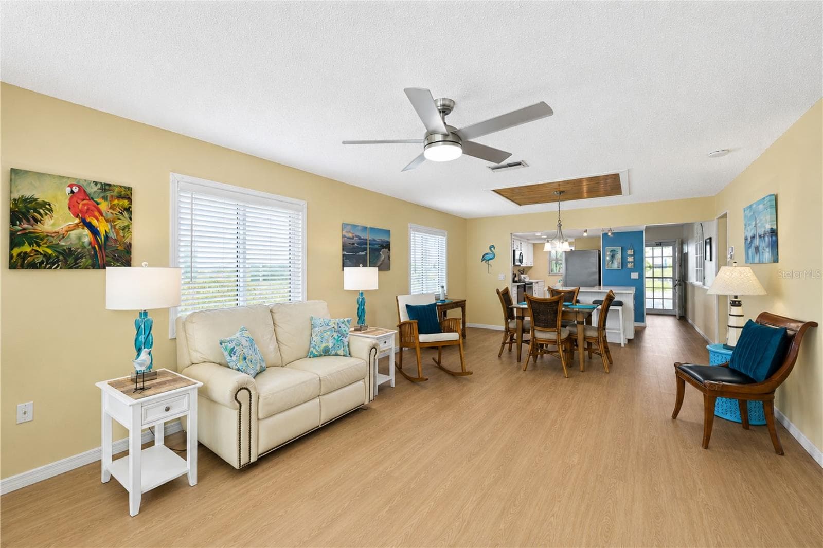 Living back to kitchen - 9406 ANDOVER CIR, BRADENTON