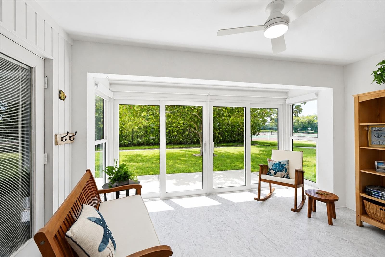 Lanai to the right - 9406 ANDOVER CIR, BRADENTON