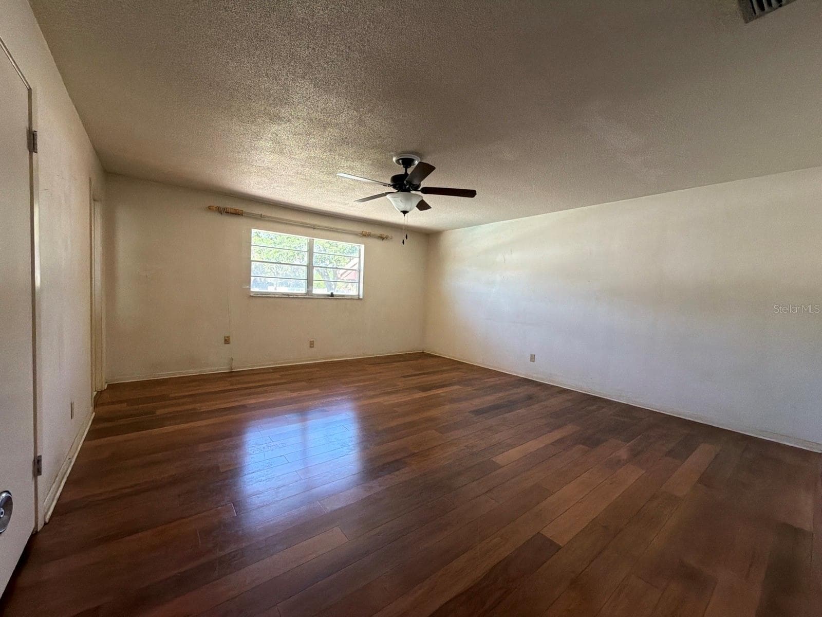 Owner's Bedroom - NONE, MULBERRY