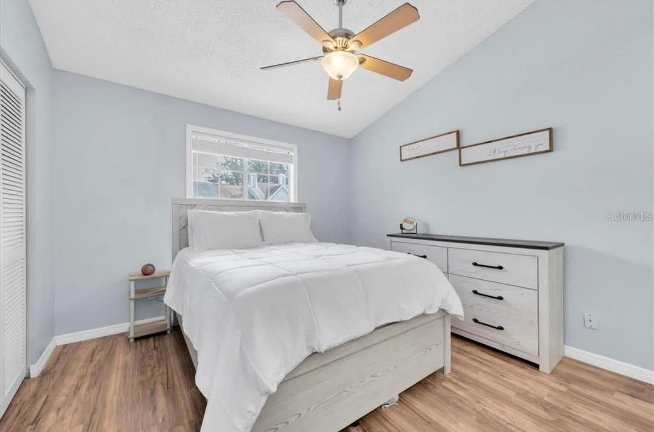 Townhouse at 11338 STRATTON PARK DR, TEMPLE TERRACE, photo 3 of 9