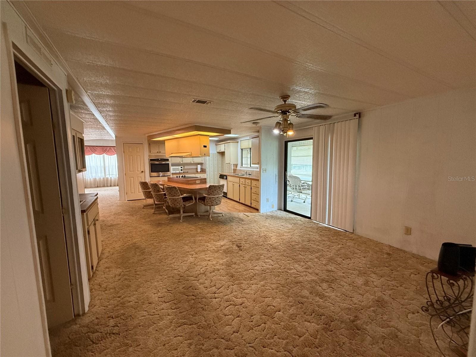 Manufactured Home at CONTINENTAL CTRY CLUB COMM, WILDWOOD, photo 6 of 25