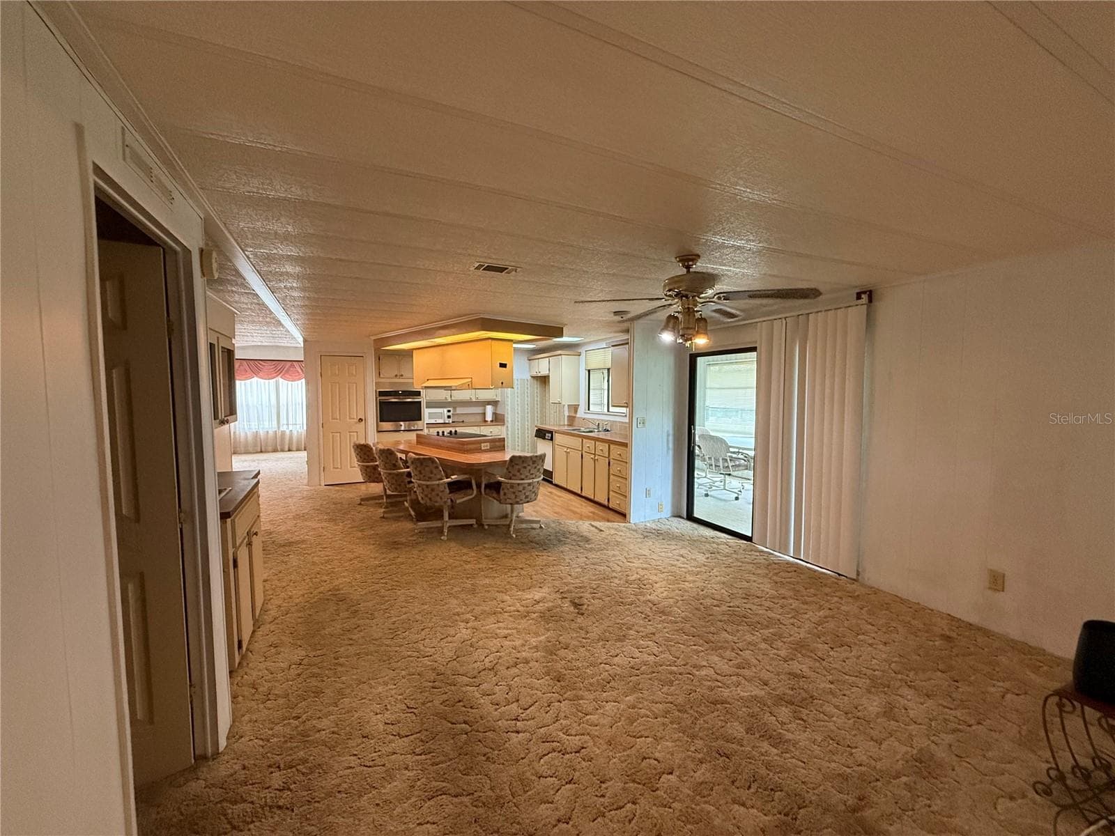 Manufactured Home at CONTINENTAL CTRY CLUB COMM, WILDWOOD, photo 7 of 25