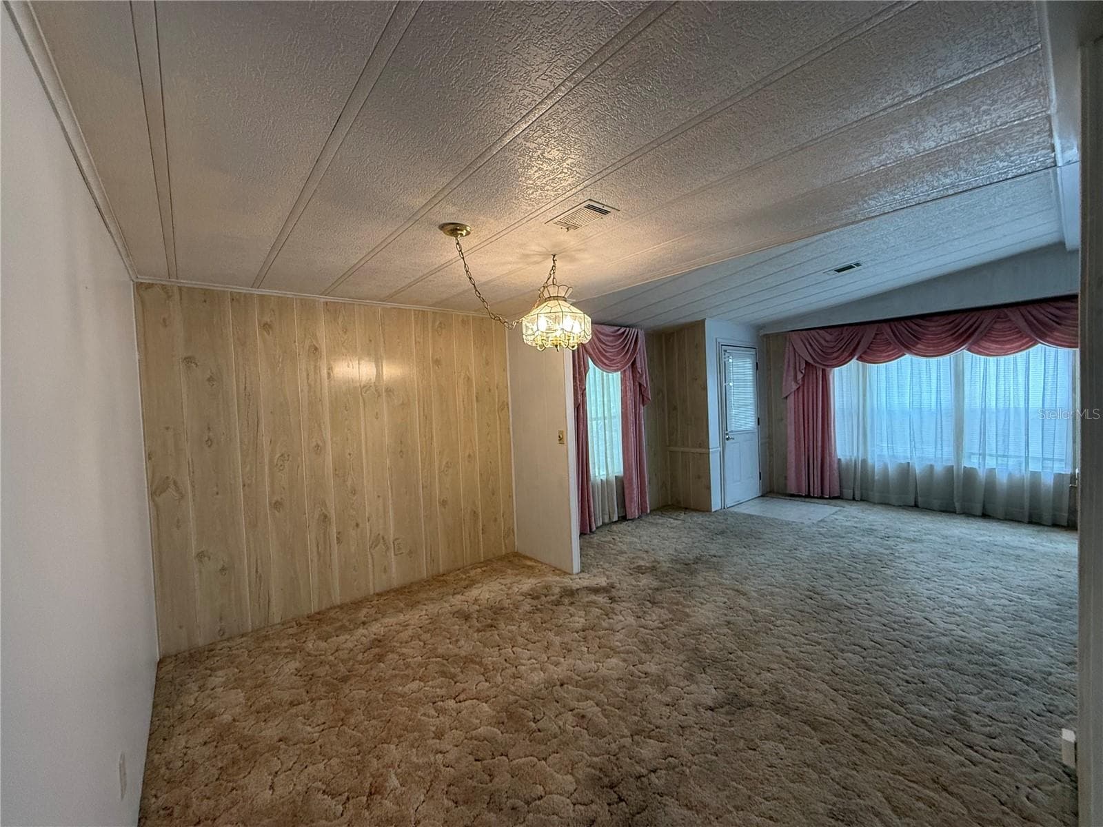 Manufactured Home at CONTINENTAL CTRY CLUB COMM, WILDWOOD, photo 13 of 25