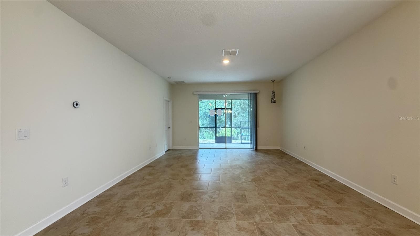 Single Family Residence at 383 BRUNSWICK DR, DAVENPORT, photo 11 of 39