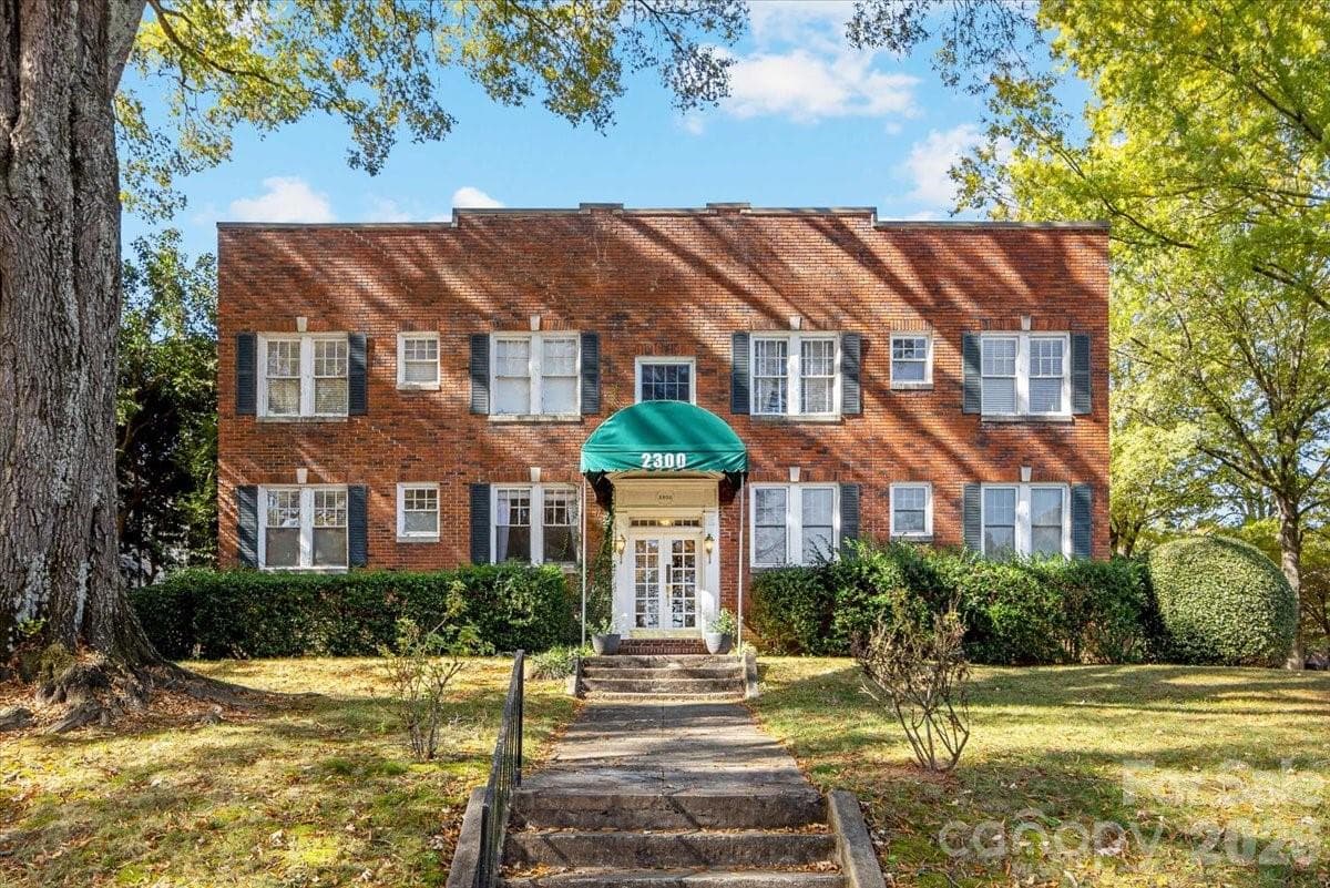 2300 Roswell Avenue