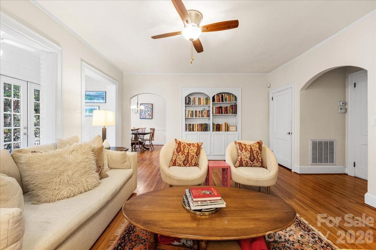 Condominium at 2300 Roswell Avenue, Charlotte, photo 9 of 34