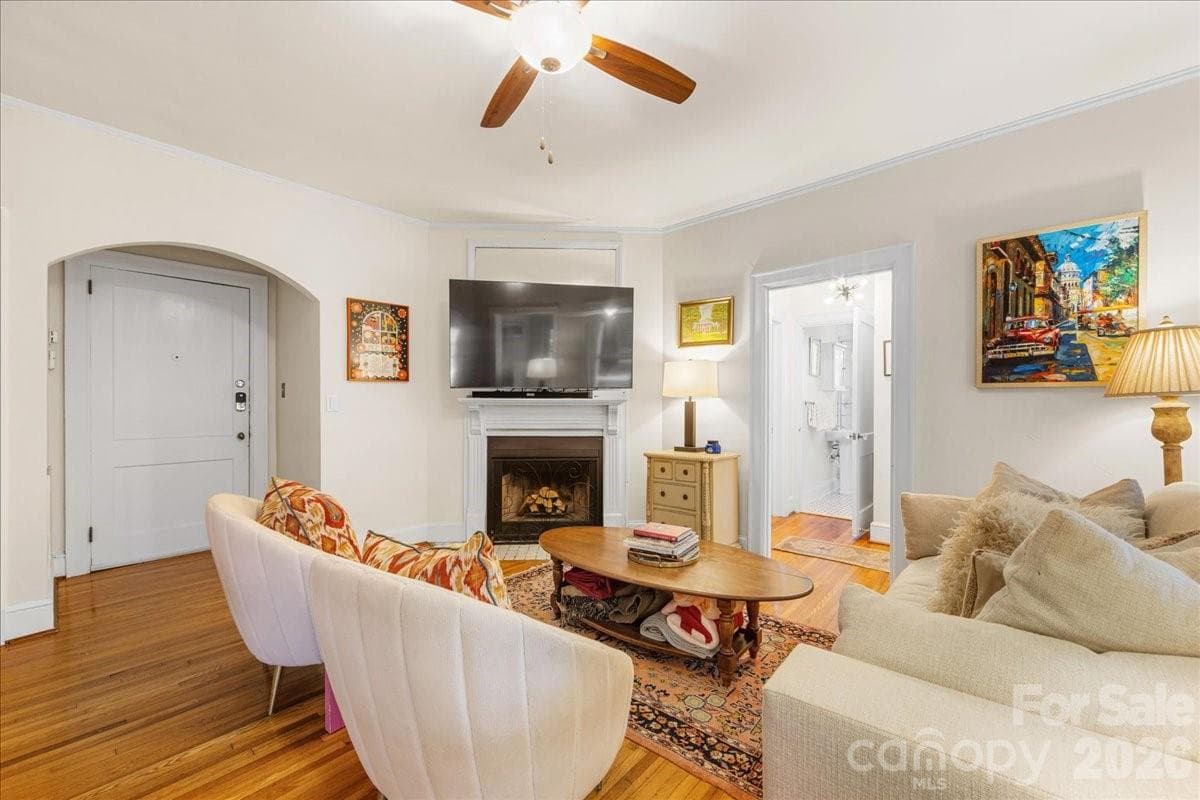 Condominium at 2300 Roswell Avenue, Charlotte, photo 11 of 34