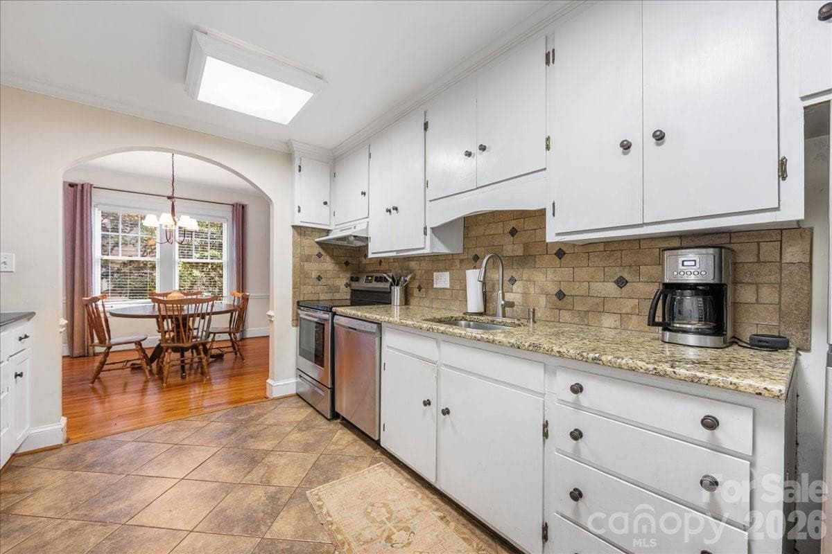Condominium at 2300 Roswell Avenue, Charlotte, photo 19 of 34