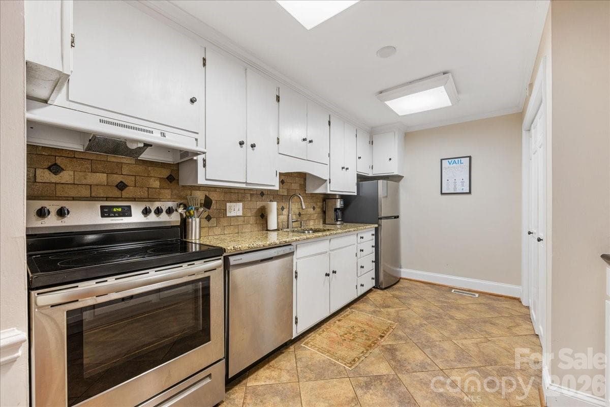 Condominium at 2300 Roswell Avenue, Charlotte, photo 20 of 34