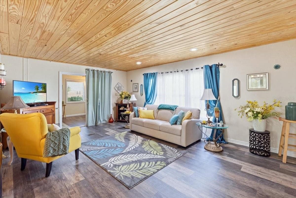 Family room, all furniture conveys - 1451 BLUE HERON DR, ENGLEWOOD