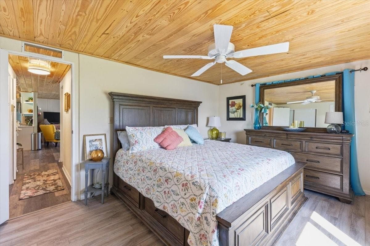 Master Bedroom - 1451 BLUE HERON DR, ENGLEWOOD