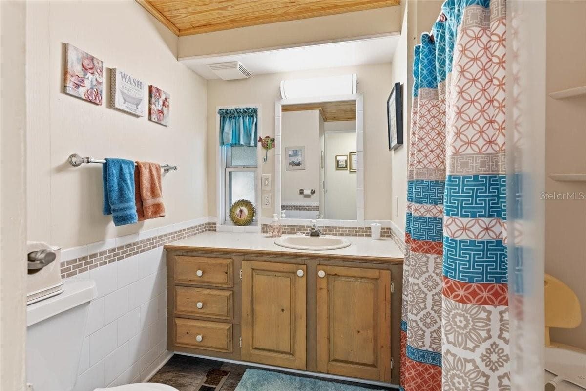 Second Bath - 1451 BLUE HERON DR, ENGLEWOOD
