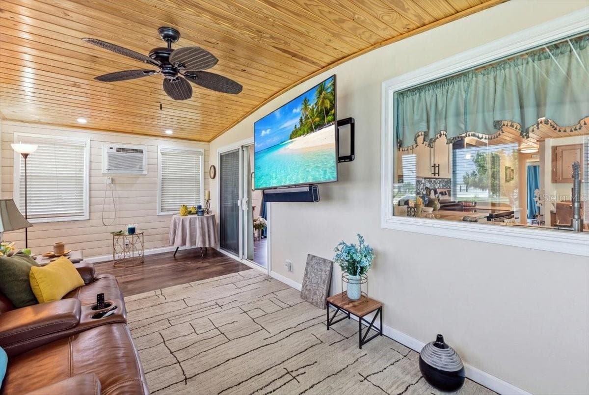 Florida Room - 1451 BLUE HERON DR, ENGLEWOOD