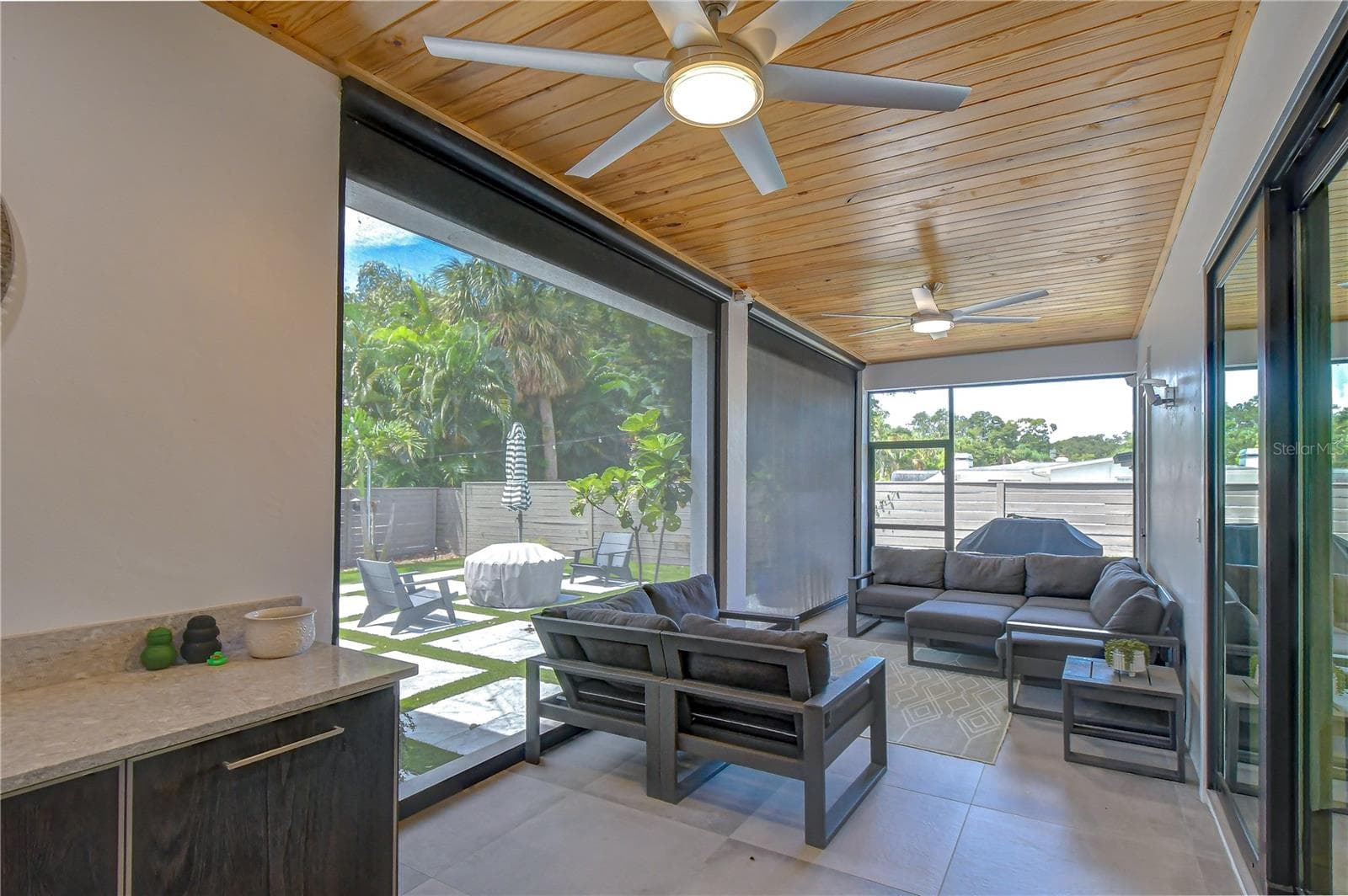Single Family Residence at 5102 W CLEVELAND ST, TAMPA, photo 41 of 44