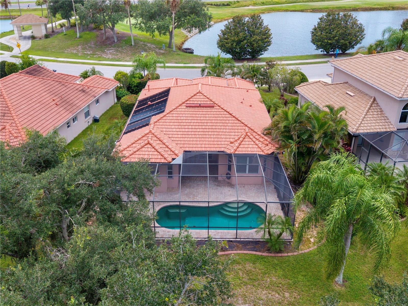 Single Family Residence at 8910 STONE HARBOUR LOOP, BRADENTON, photo 2 of 44