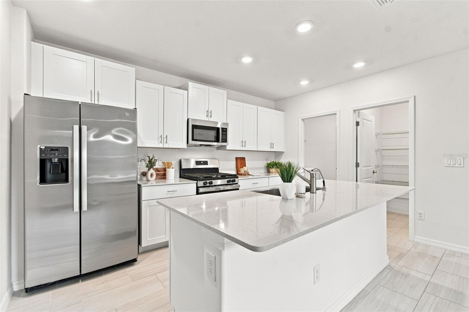 Single Family Residence at 22141 STORYBOOK CABIN WAY, LAND O LAKES, photo 4 of 50