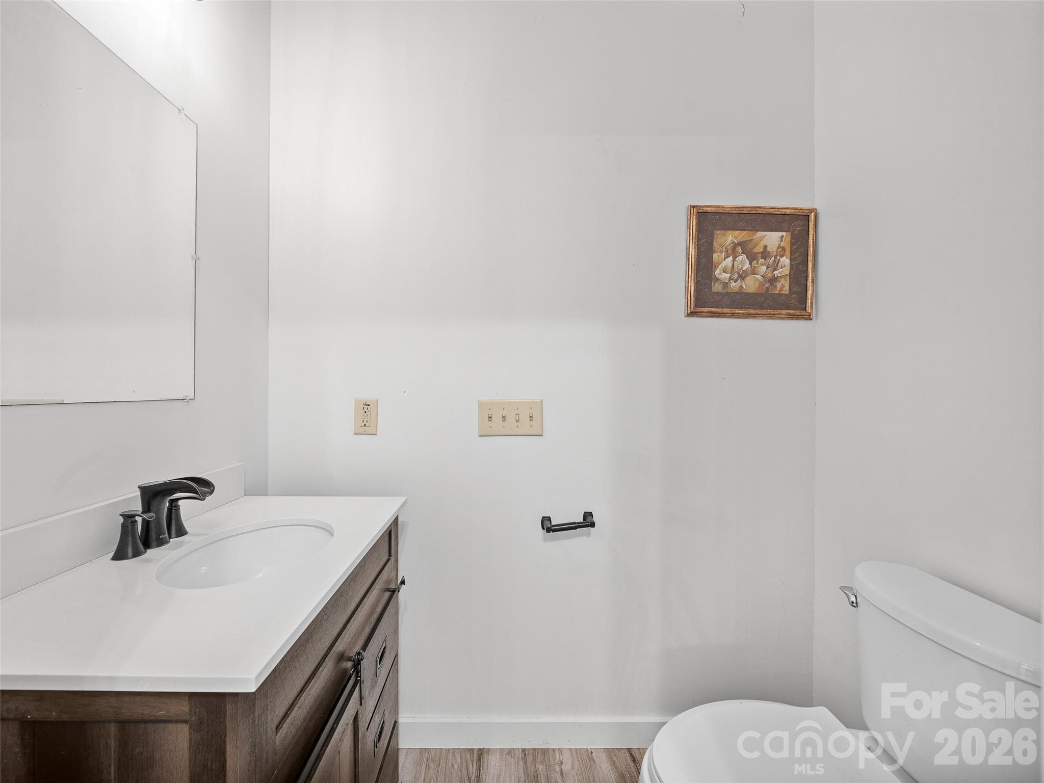 POWDER ROOM - CLOSE-UP - Burnsville