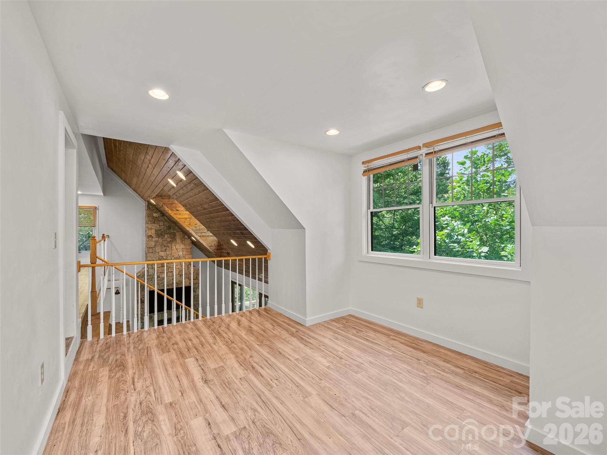 OFFICE - 2ND VIEW - Burnsville