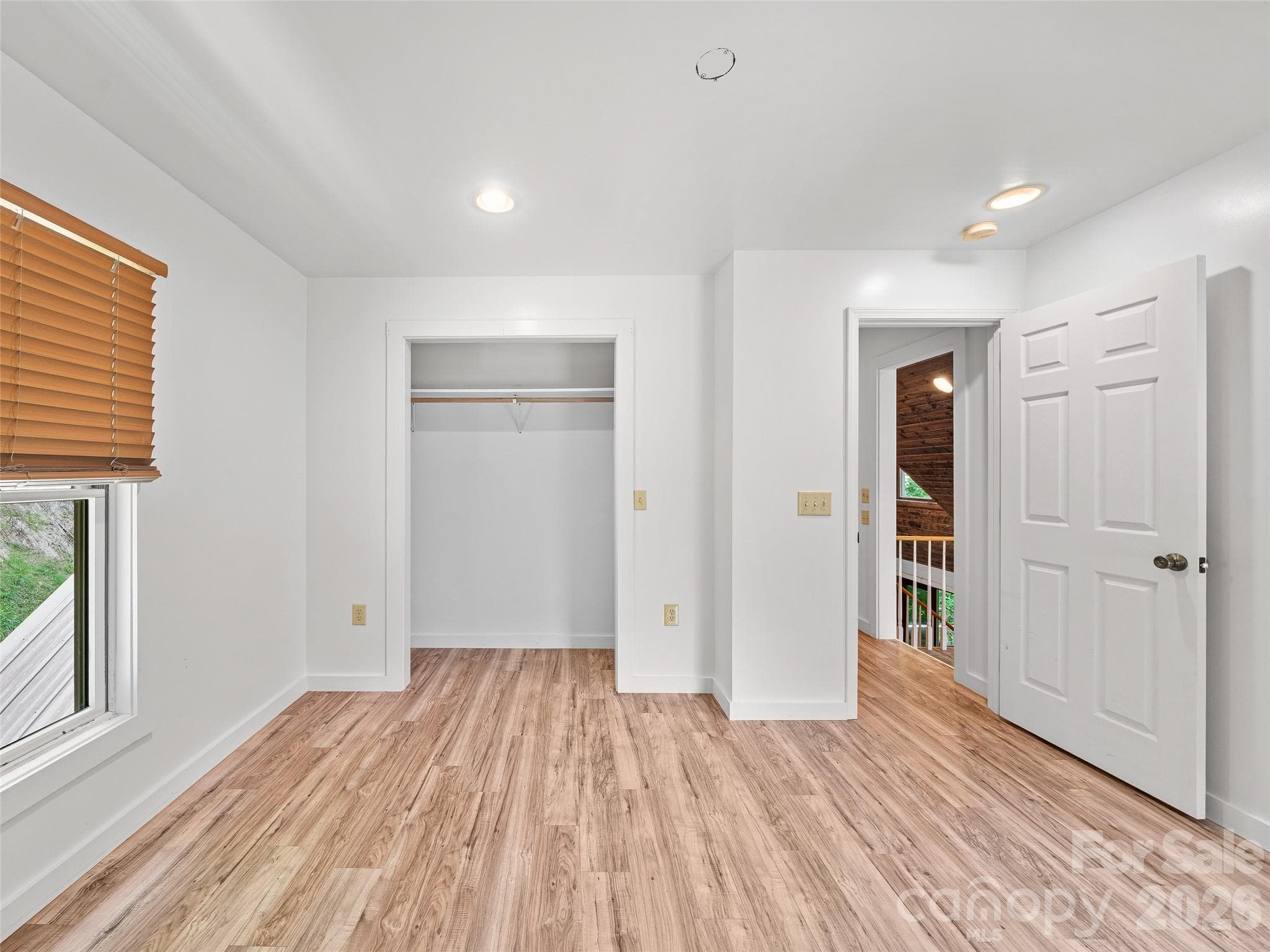 LG CLOSET - Burnsville