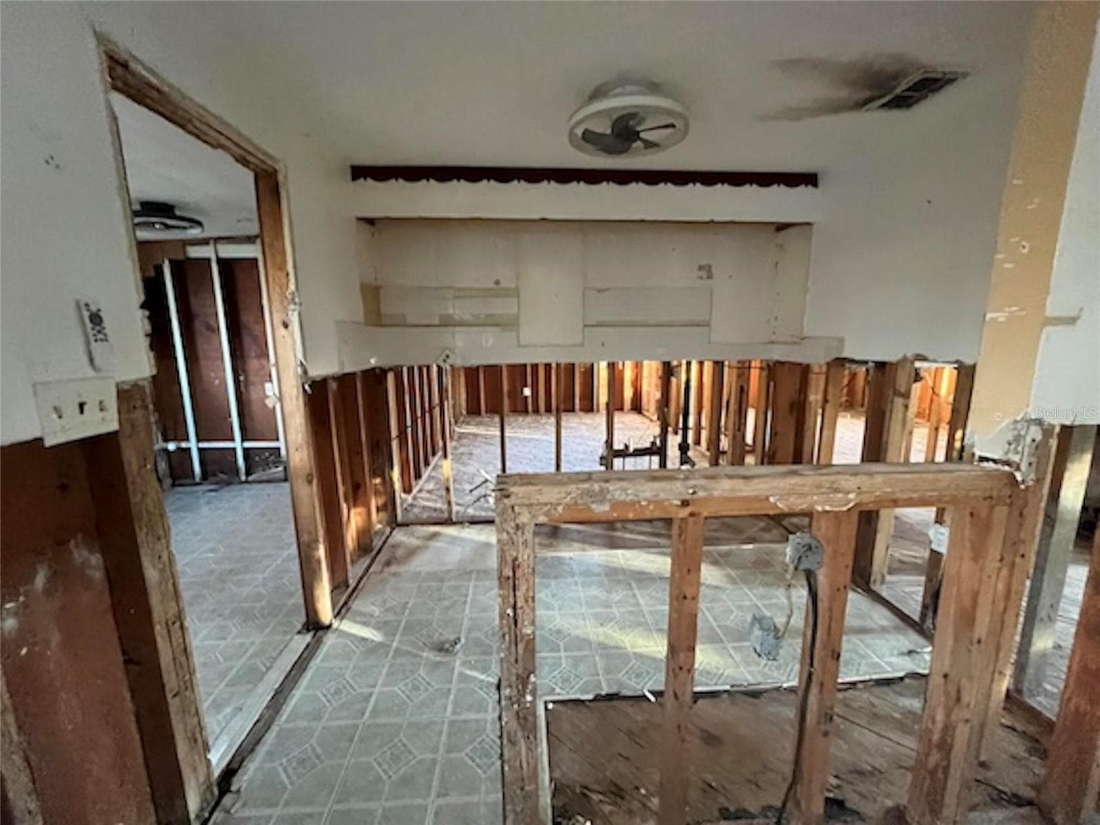 Single Family Residence at 7011 HIBISCUS AVE S, SOUTH PASADENA, photo 7 of 15