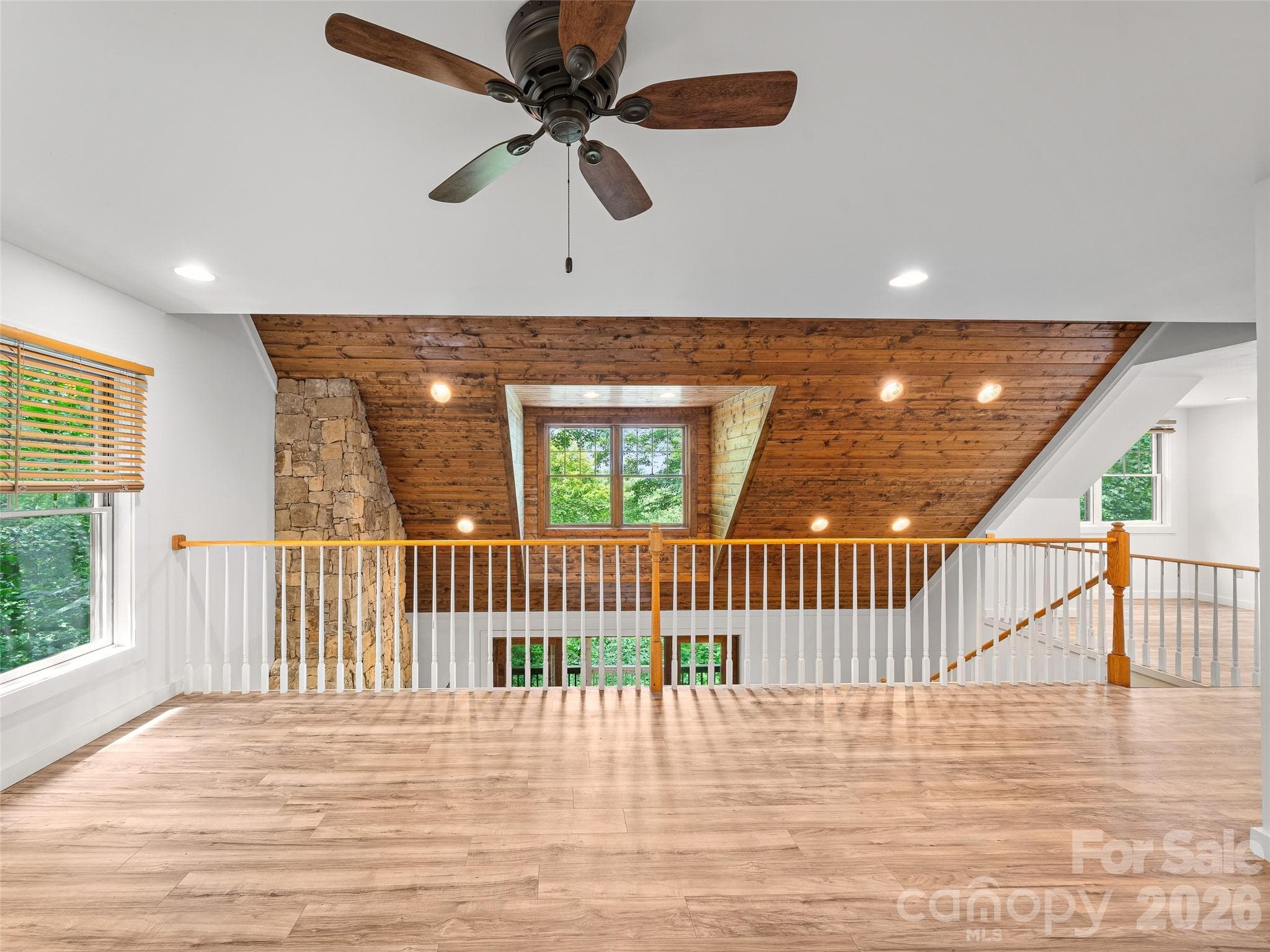 LOTS OF NATURAL LIGHT - Burnsville