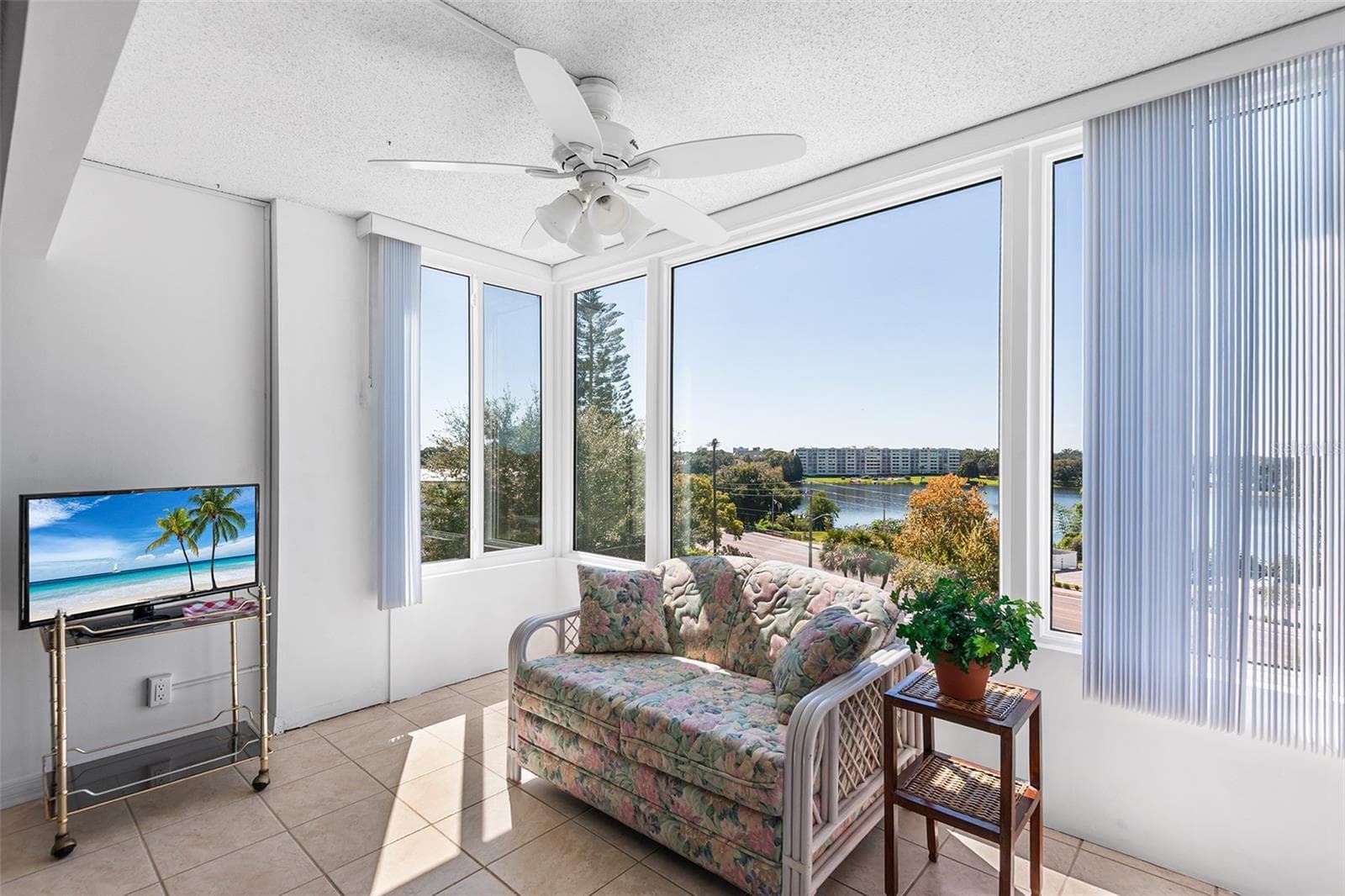 Tile floor in bonus area - 1776 6TH ST NW #409, WINTER HAVEN
