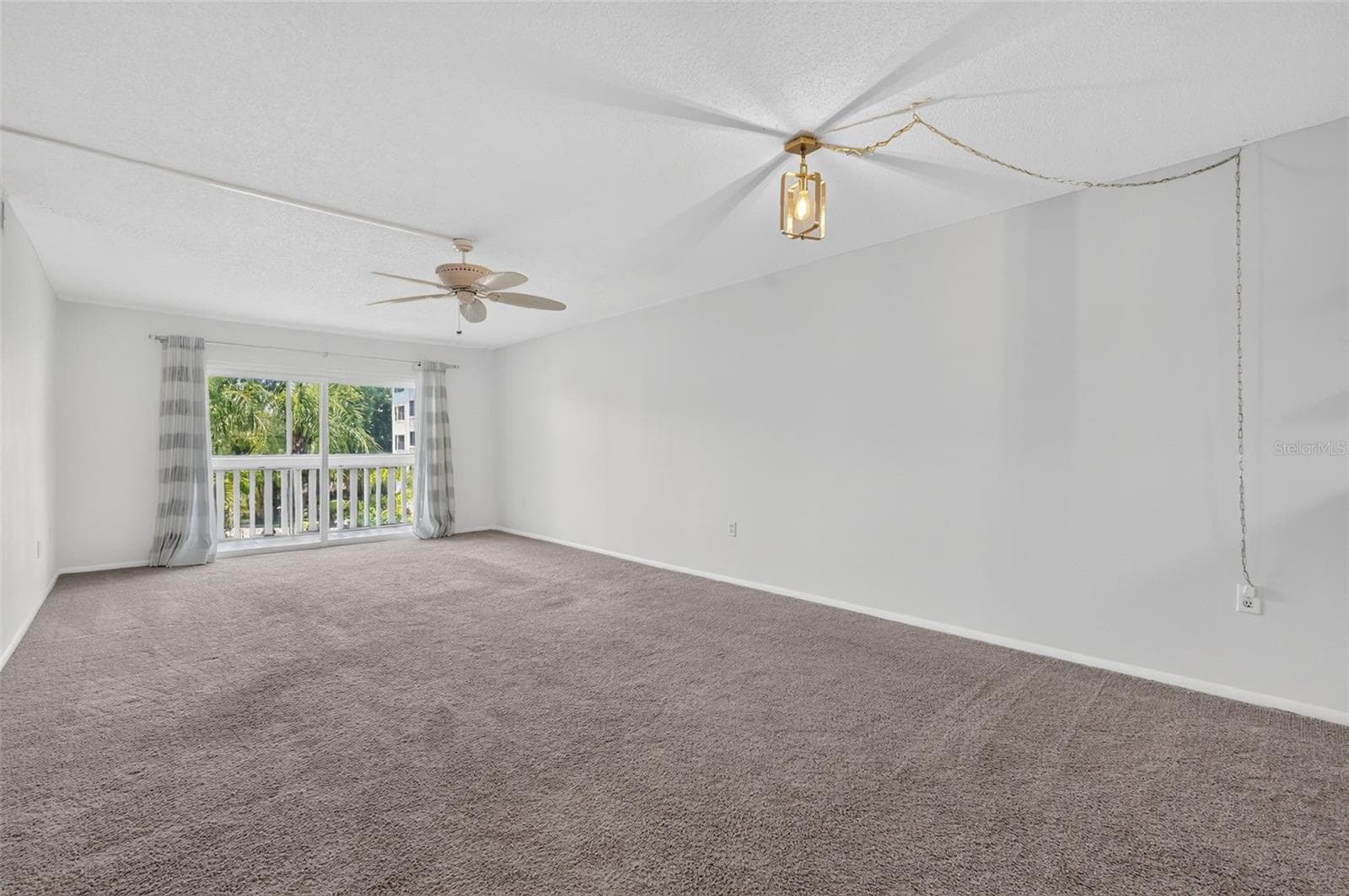 Living Room - 101 N GRANDVIEW ST #203, MOUNT DORA