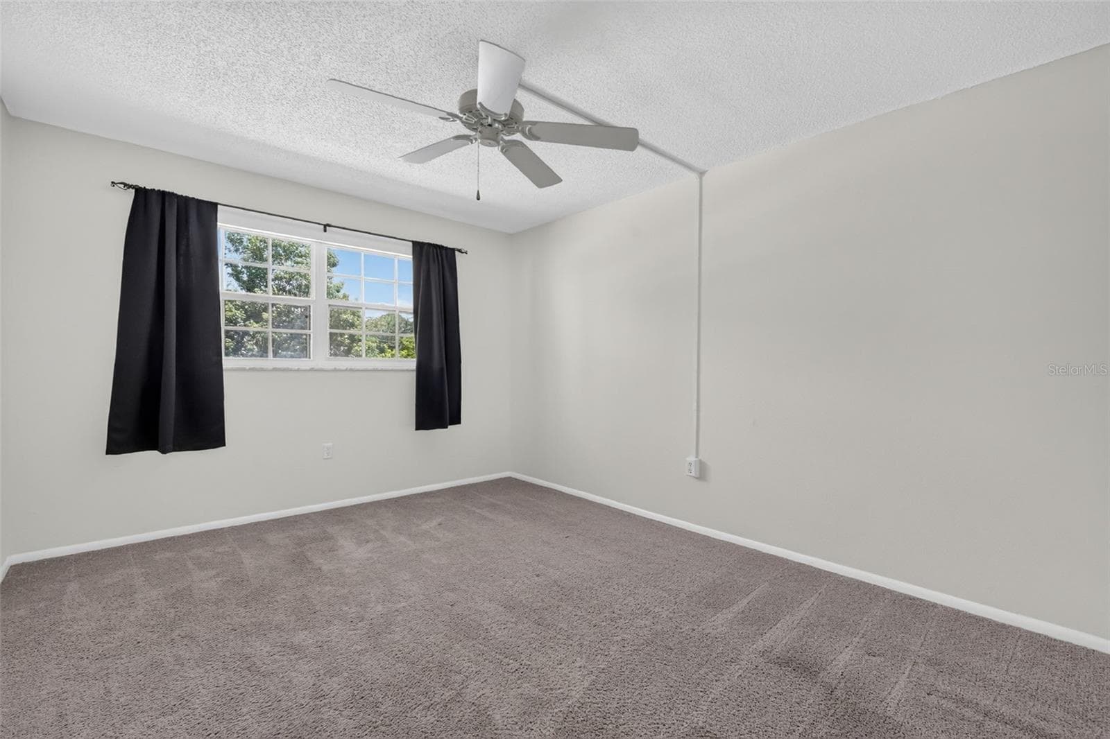 Guest bedroom - 101 N GRANDVIEW ST #203, MOUNT DORA