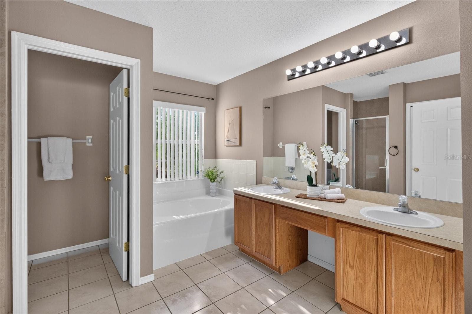 Single Family Residence at 11306 PELICAN LAKE CT, RIVERVIEW, photo 15 of 33