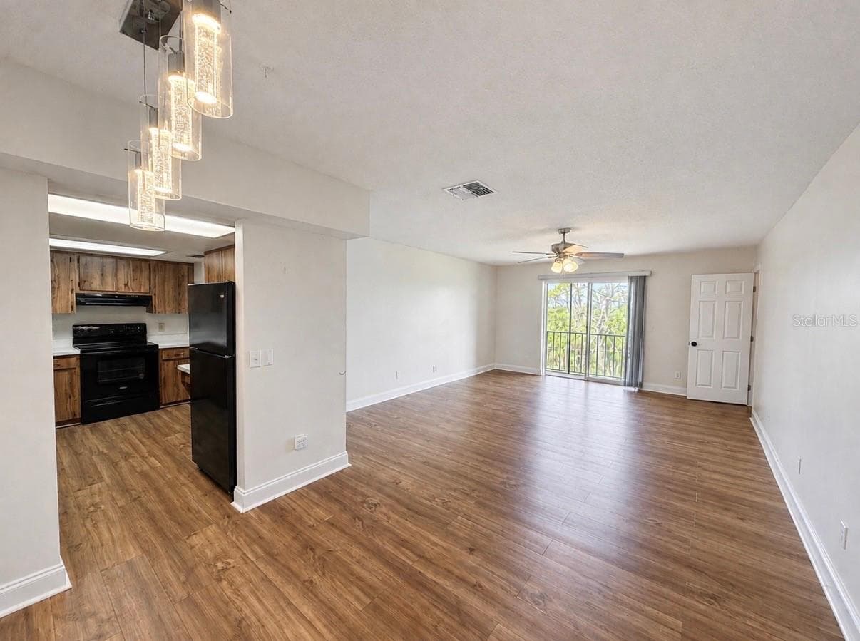 Condominium at 5541 BAY BLVD #550, PORT RICHEY, photo 2 of 12