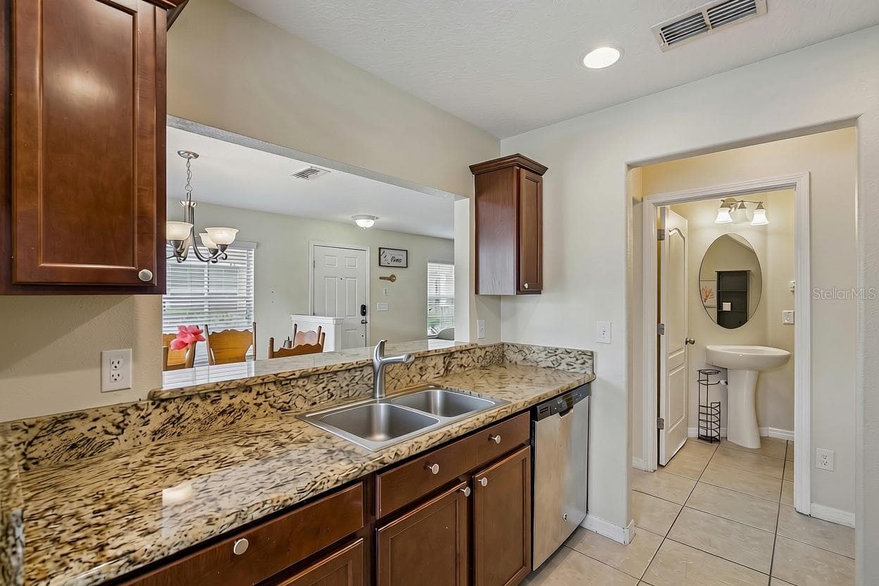 Townhouse at 450 CARINA CIR, SANFORD, photo 11 of 20