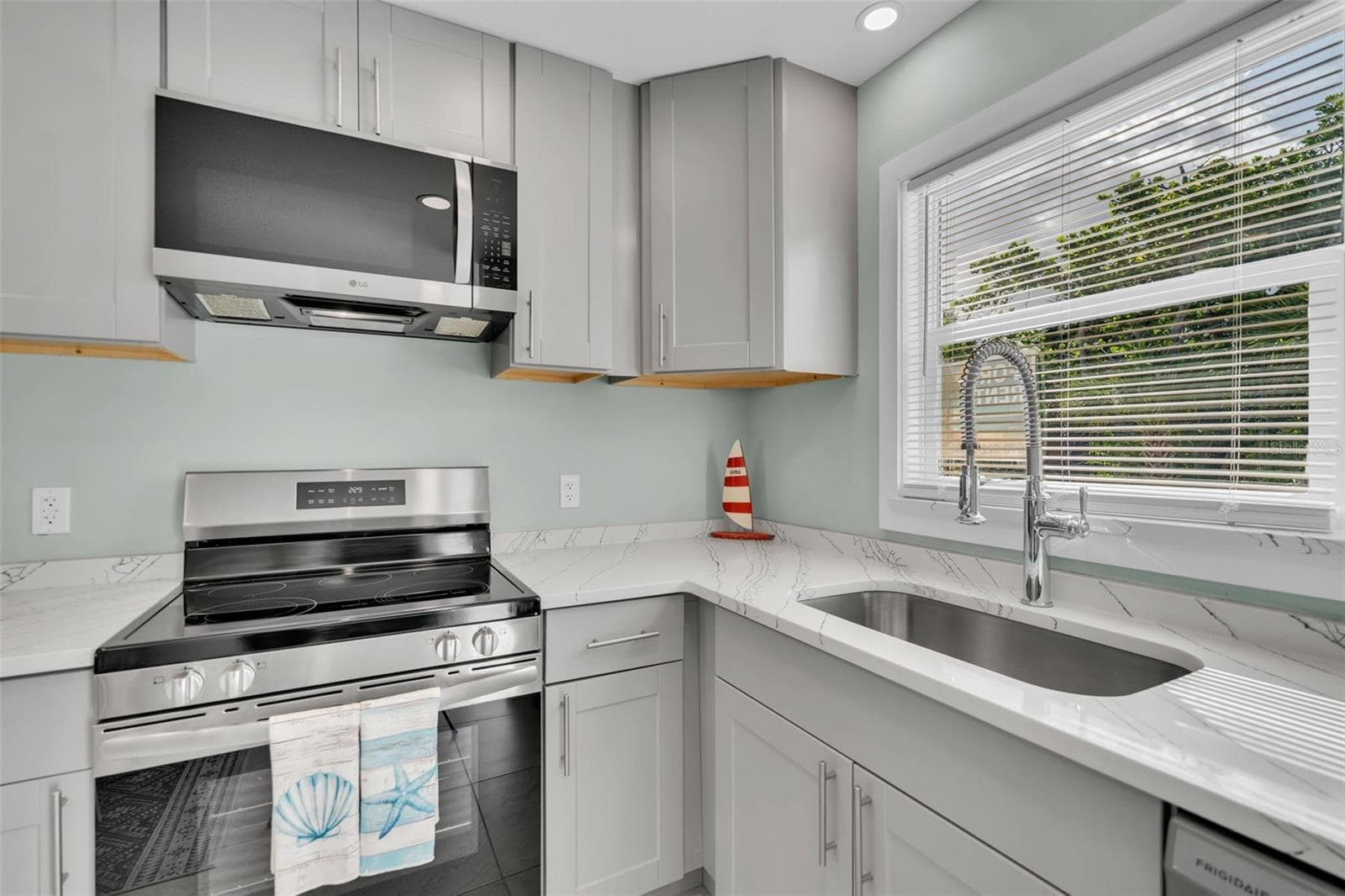 Condominium at 713 SAINT JUDES DR S #2, LONGBOAT KEY, photo 14 of 45