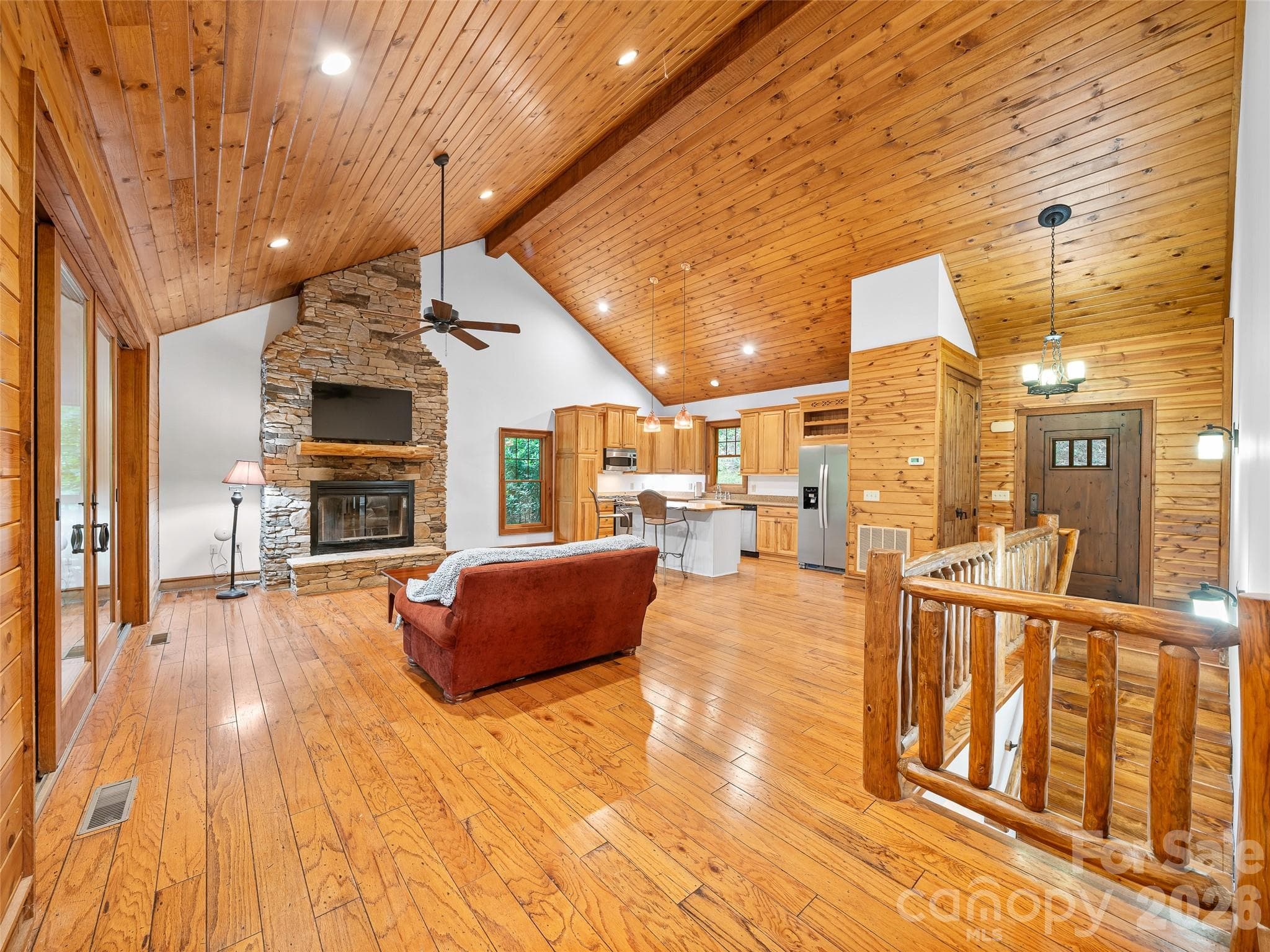 LIVINGROOM WITH VAULTED T&G CEILING - Burnsville